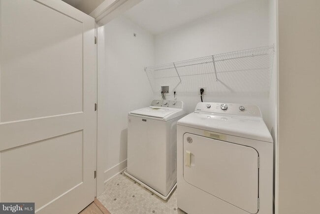 Building Photo - 328 Walnut St