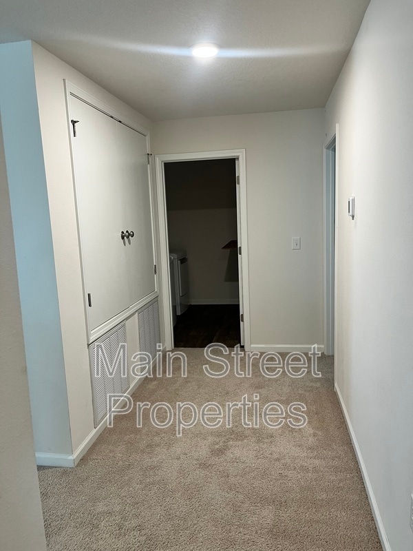 Building Photo - 5862 Blackhorse Cir