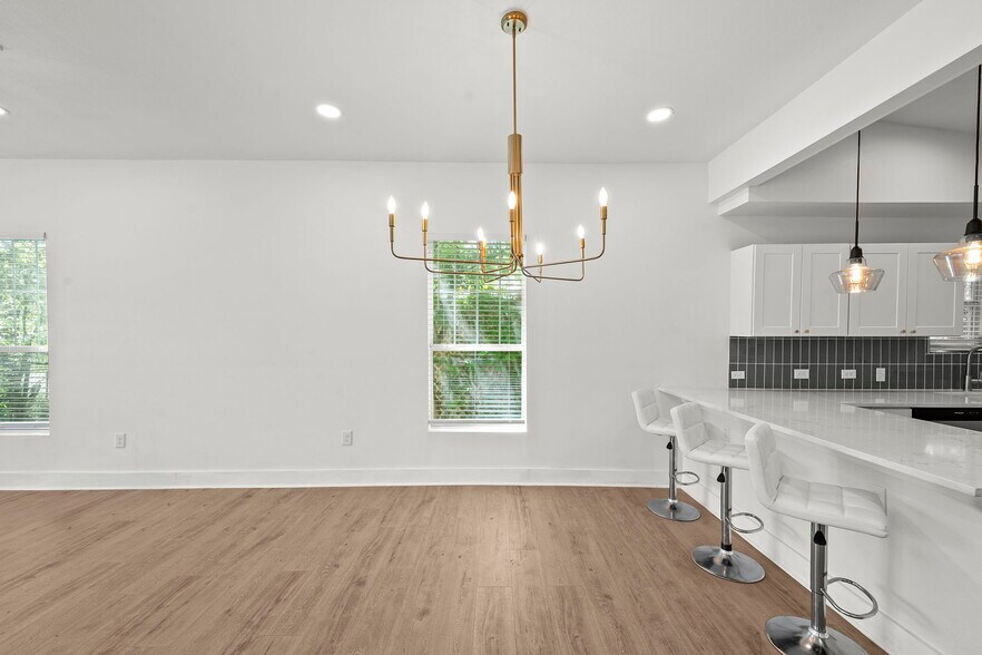 Building Photo - 725 Westfall Ave