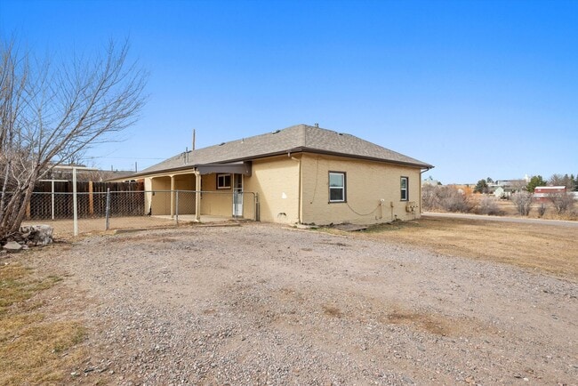 Building Photo - 7700 W Kentucky Ave