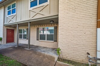 Building Photo - 1701 Upland Dr