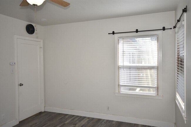 Building Photo - 1544 Maryland Ave