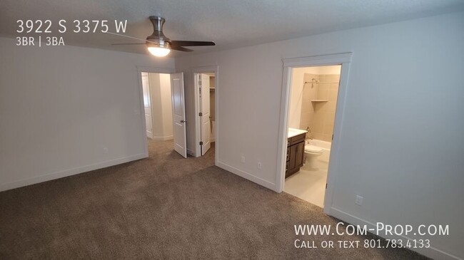 Building Photo - 3 Bed 2 Bath Condo In West Haven For Rent!