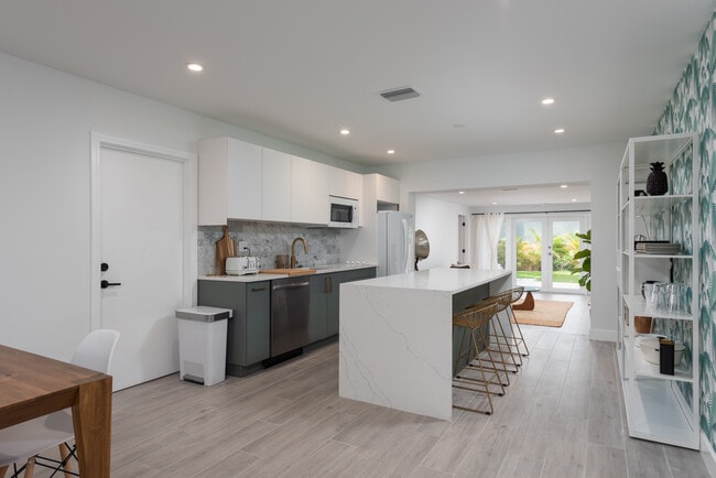 Building Photo - 561 NW 50th St