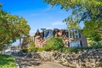 Building Photo - 1577 E Tomahawk Dr