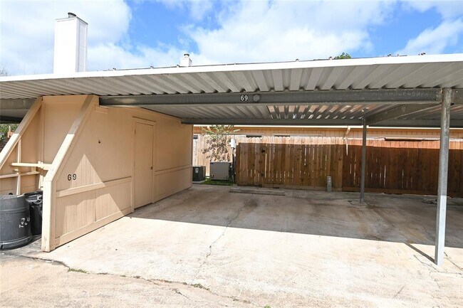 Building Photo - 5800 Lumberdale Rd