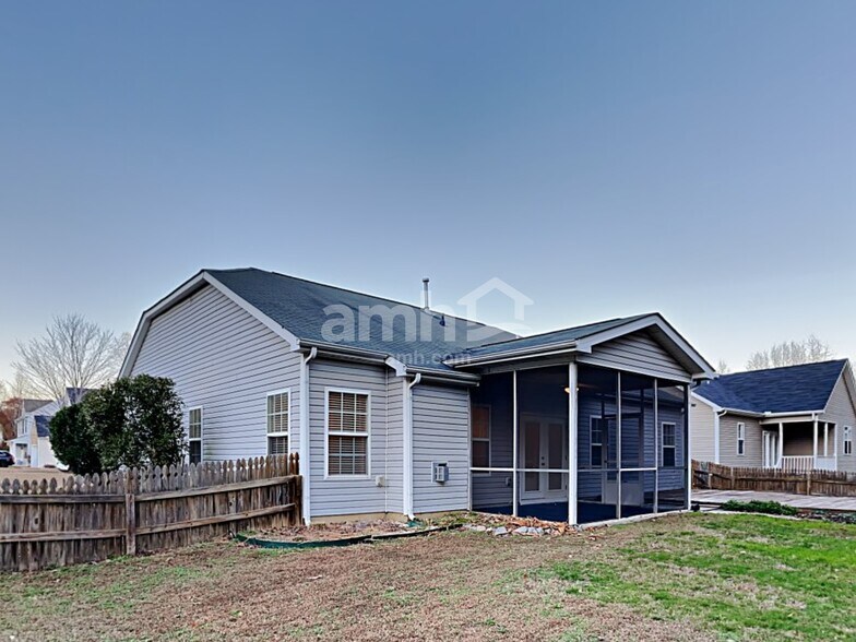 Building Photo - 1700 Johste Ct