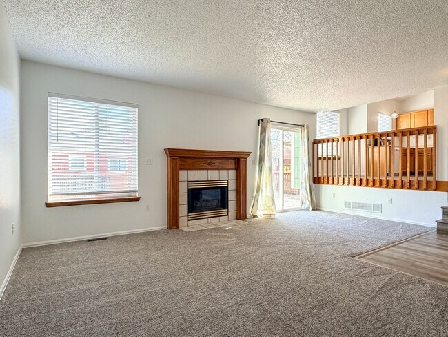 Building Photo - Single-Family Home in Littleton!