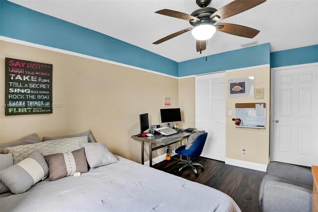 Building Photo - 18071 Clear Brook Cir