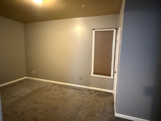 Building Photo - 1017 Hegeman St