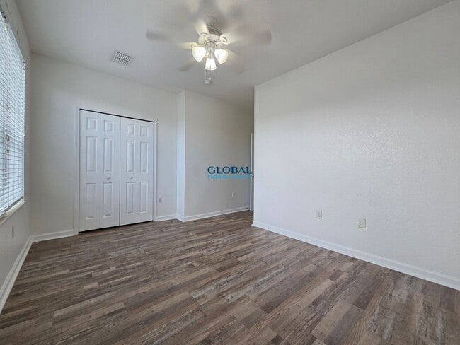 Building Photo - 3Bdrm Townhome -- Gated Community of Vista...