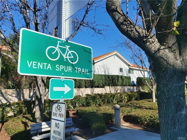 Building Photo - 27 Bluecoat