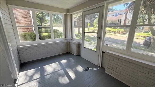 Building Photo - 721 Polk Ave