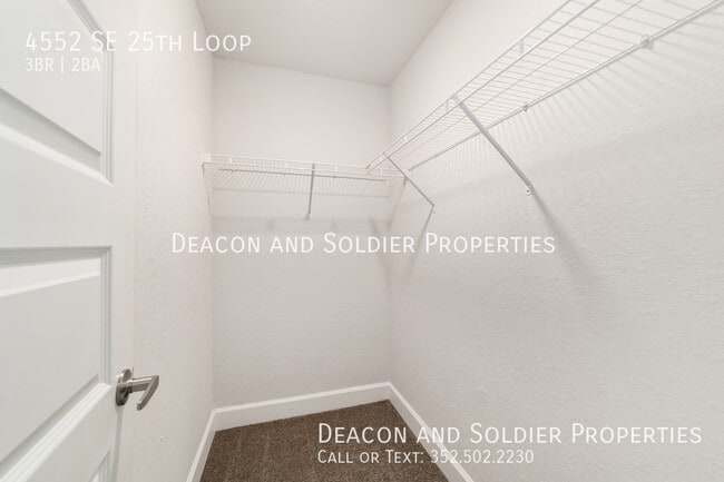 Building Photo - 4552 SE 25th Loop