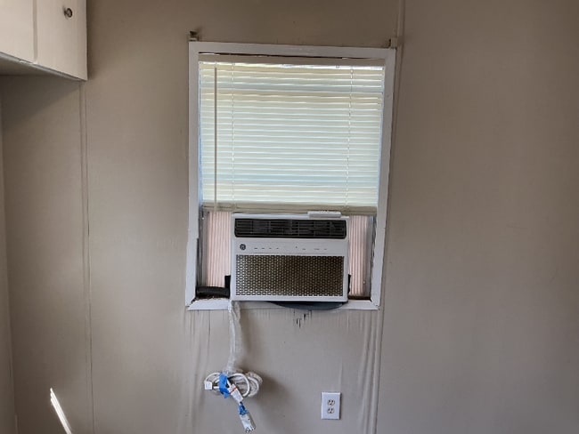 Building Photo - 619 Prosperity Dr