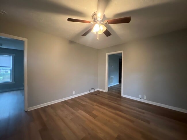 Building Photo - 3 Bed, 2 Bath House in Clarksville!!