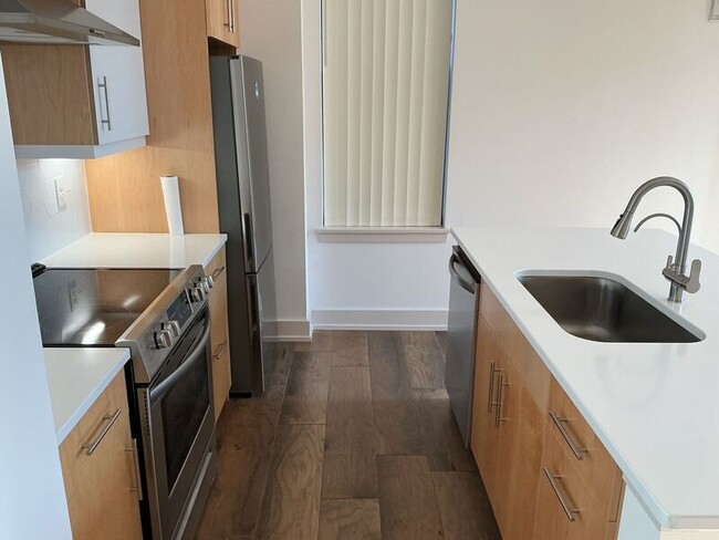 Building Photo - 26 W 15th St