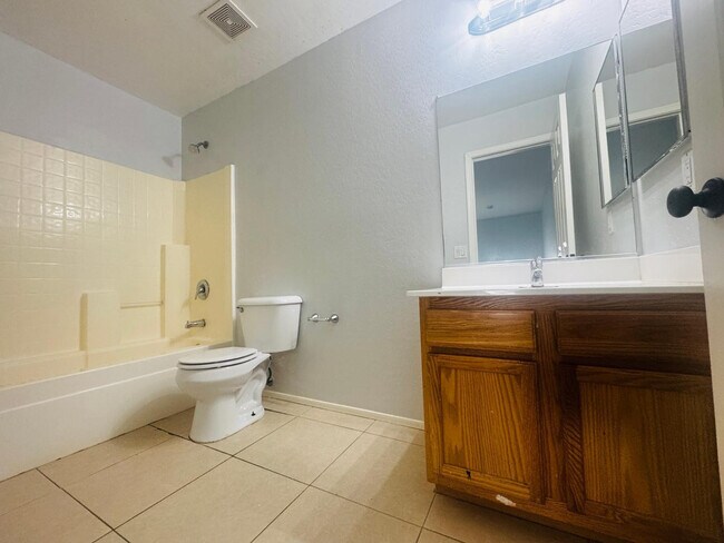 Building Photo - 3143 W Jessica Ln