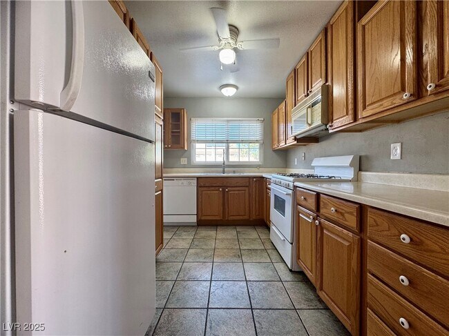 Building Photo - 7018 Montcliff Ave