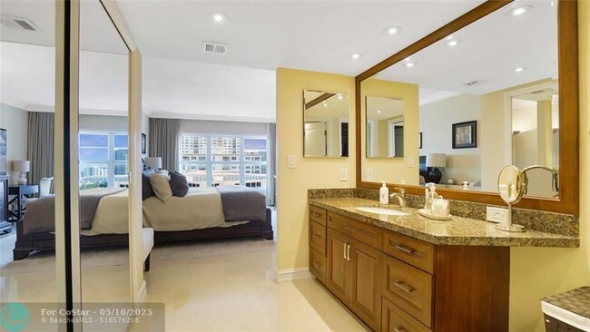 Building Photo - 3750 Galt Ocean Dr