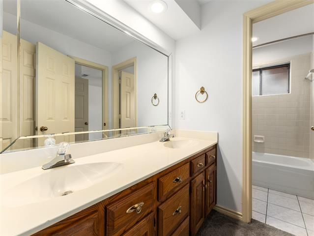 Building Photo - 400 Ricker Ct