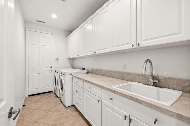 Building Photo - 196 Via San Lucia