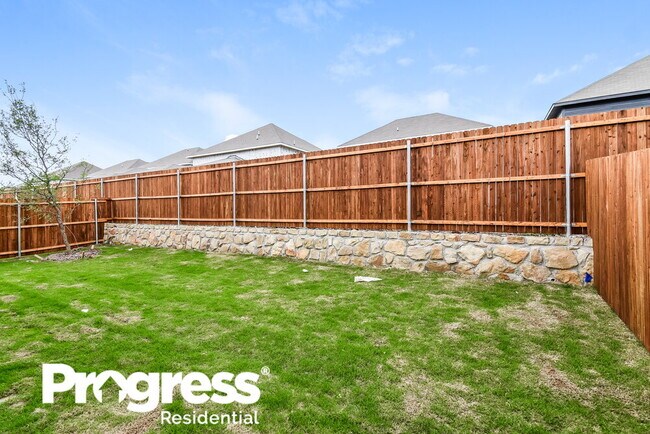 Building Photo - 1413 Rolling Fox Dr