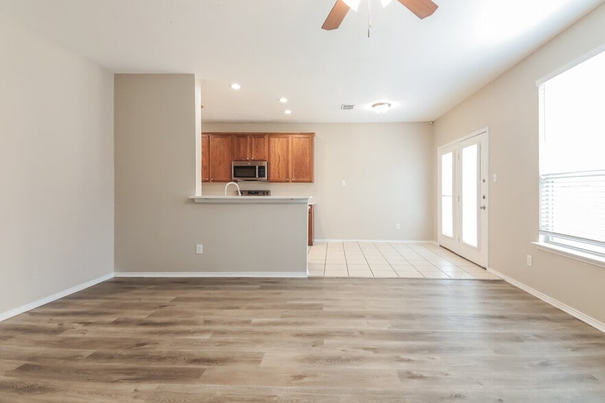 Building Photo - 415 Fisherman Trail