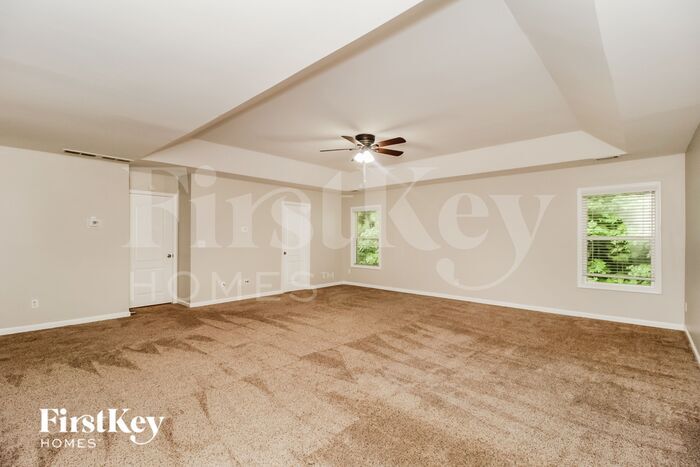 Building Photo - 137 Holbrook Dr