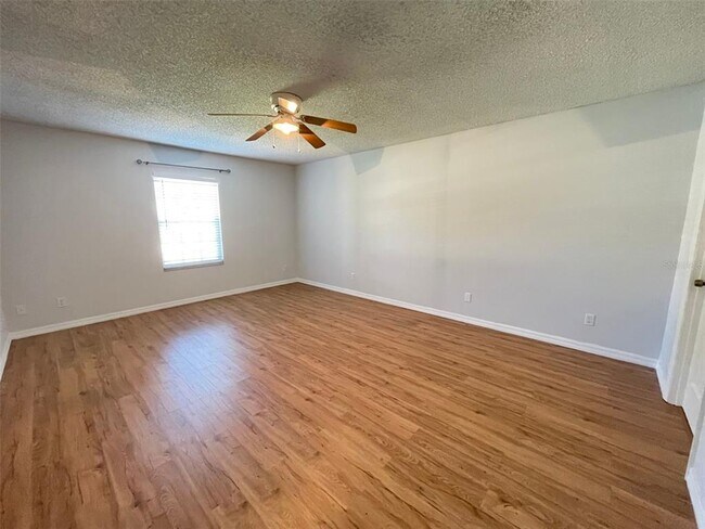 Building Photo - 1098 Seagate Dr W