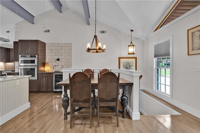 Building Photo - 225 Jayne Ellen Way