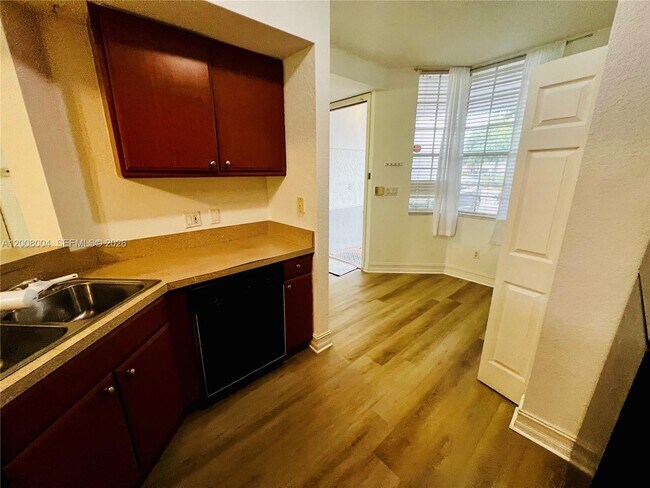 Building Photo - 771 SW 148th Ave