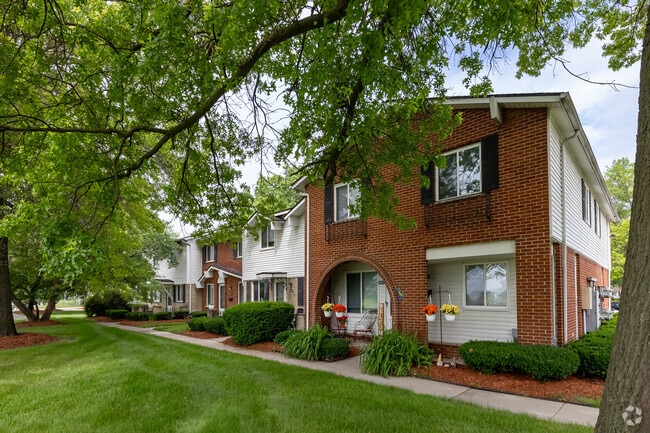 Building Photo - The Hamptons of Brownstown Apartments