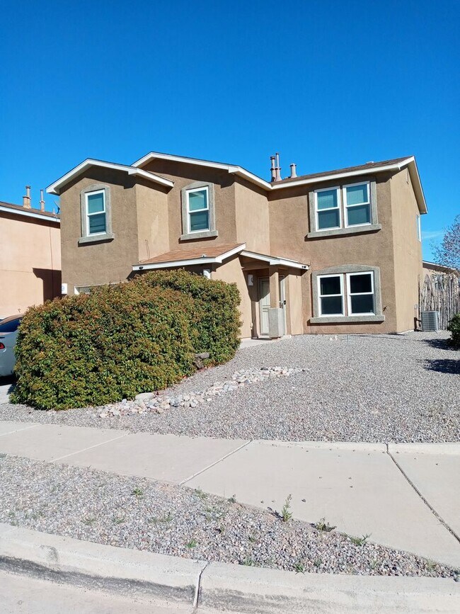 Building Photo - Enchanted Hills