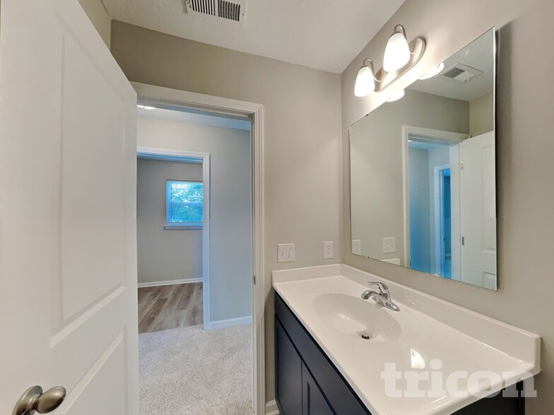 Building Photo - 111 Thomas Point Dr