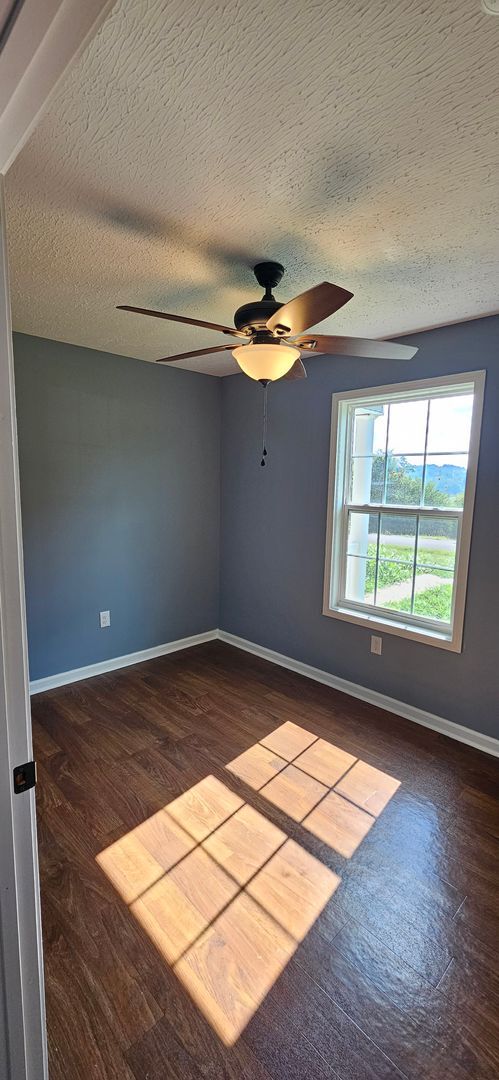 Building Photo - Spacious Home for Rent!