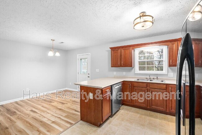 Building Photo - 1626 Autumn Dr