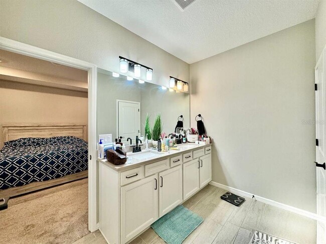 Building Photo - 11281 Beach Walk Wy NE