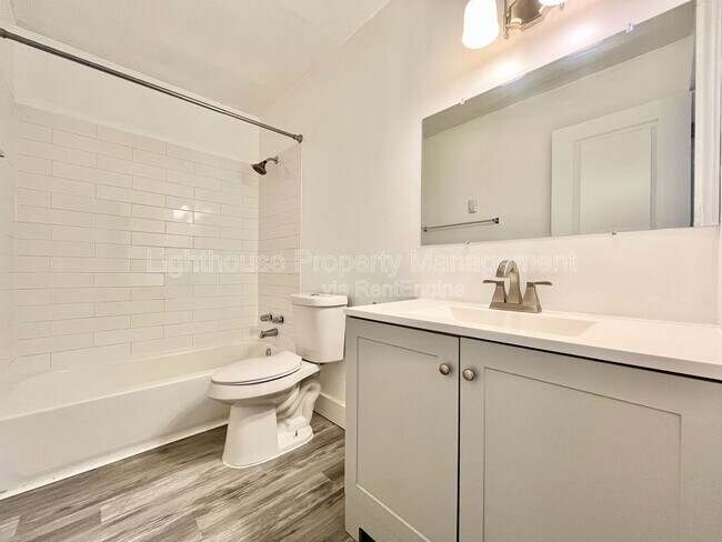 Building Photo - 1545 Carmil Dr