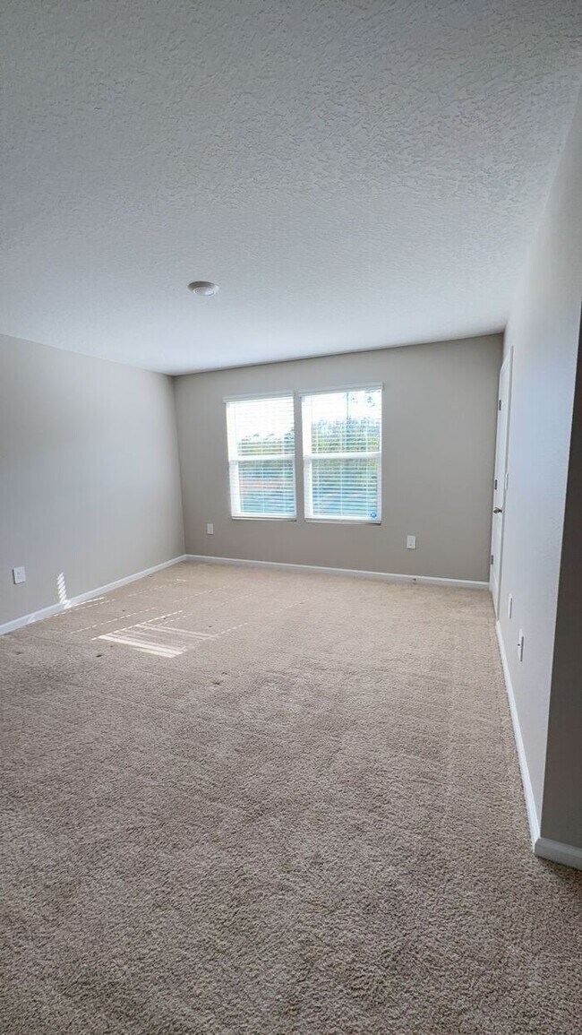 Building Photo - 263 Redbud Rd