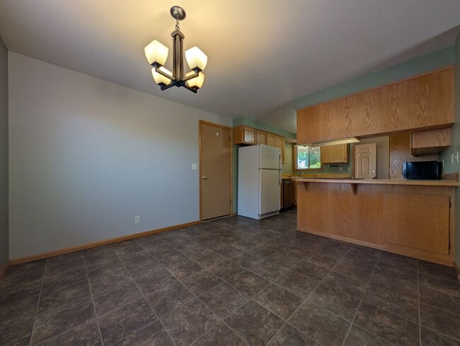 Building Photo - Wonderful 3-Bedroom, 2-Bath Home With Large Yard & A/C!