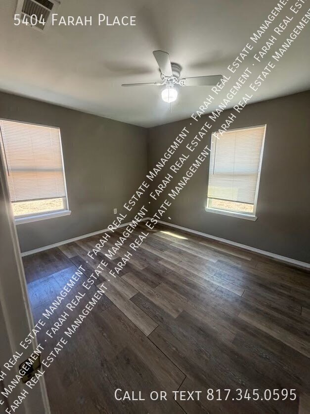 Building Photo - 5404 Farah Pl