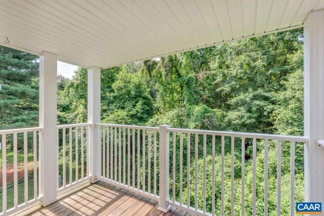 Building Photo - 1221 Villa Ln