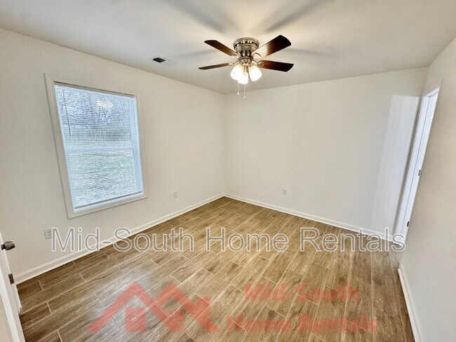 Building Photo - 581 Gilleas Rd