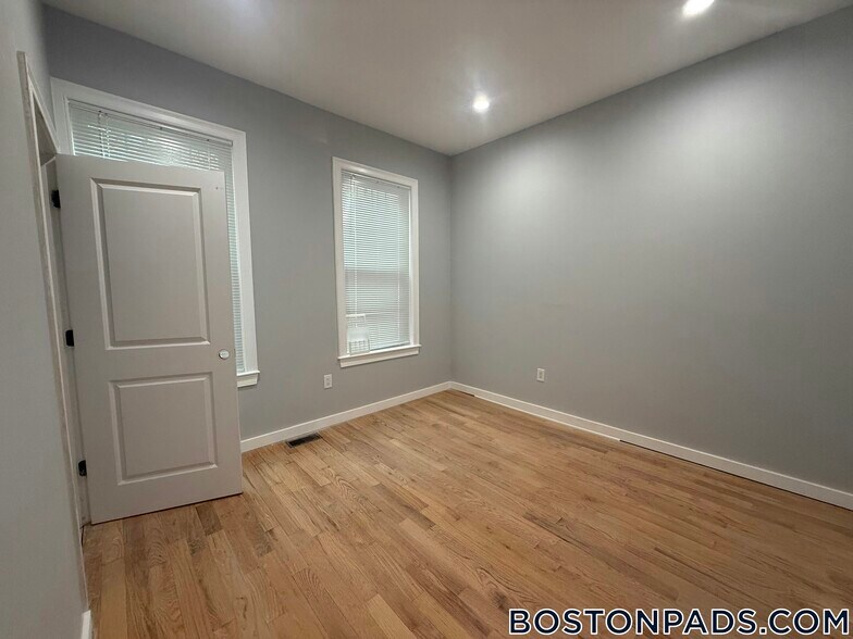 Building Photo - 52 Townsend St