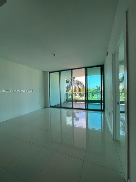 Building Photo - 900 Biscayne Blvd