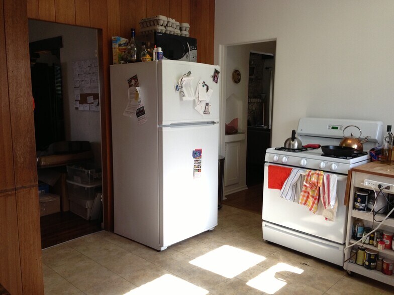 Building Photo - 3188 Atwater Ave