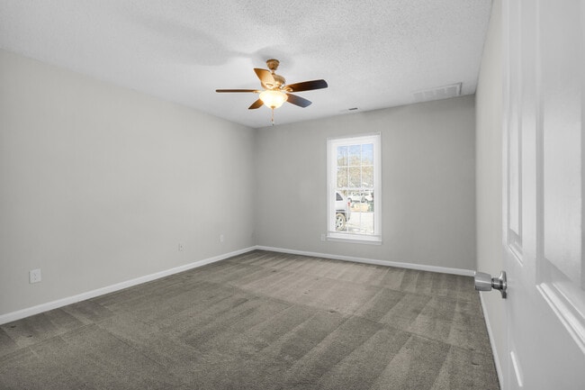 Building Photo - 2803 Currituck Ct