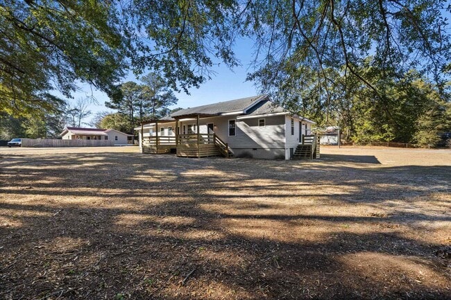 Building Photo - 501 E 4th St