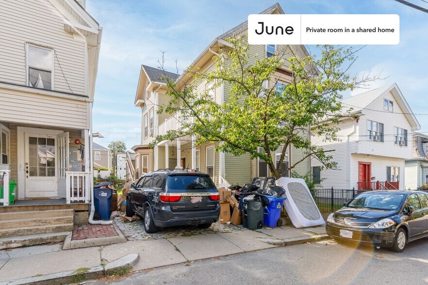 Building Photo - Room in Shared 2 bed/1 bath home